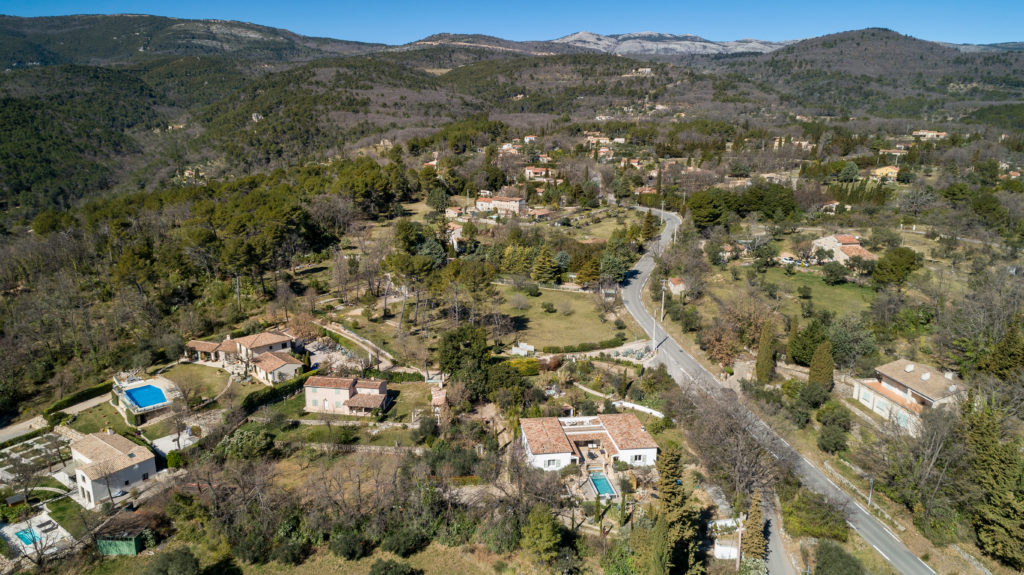 Maison en vente pour l'agence ERA Montauroux sur les hauteurs de Fayence. Pilote de drone-Immobilier-vidéo aérienne