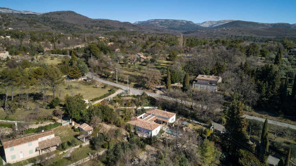 Maison en vente pour l'agence ERA Montauroux sur les hauteurs de Fayence. Pilote de drone-Immobilier-vidéo aérienne